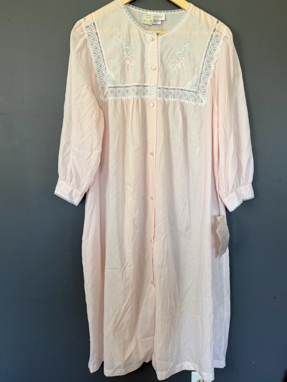 Vintage NWT Barbizon Parisian Lace-Trim Pale Pink Nightgown cottage Nightdress